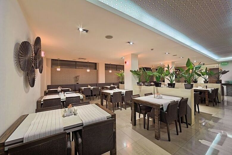 Hotel Cubix