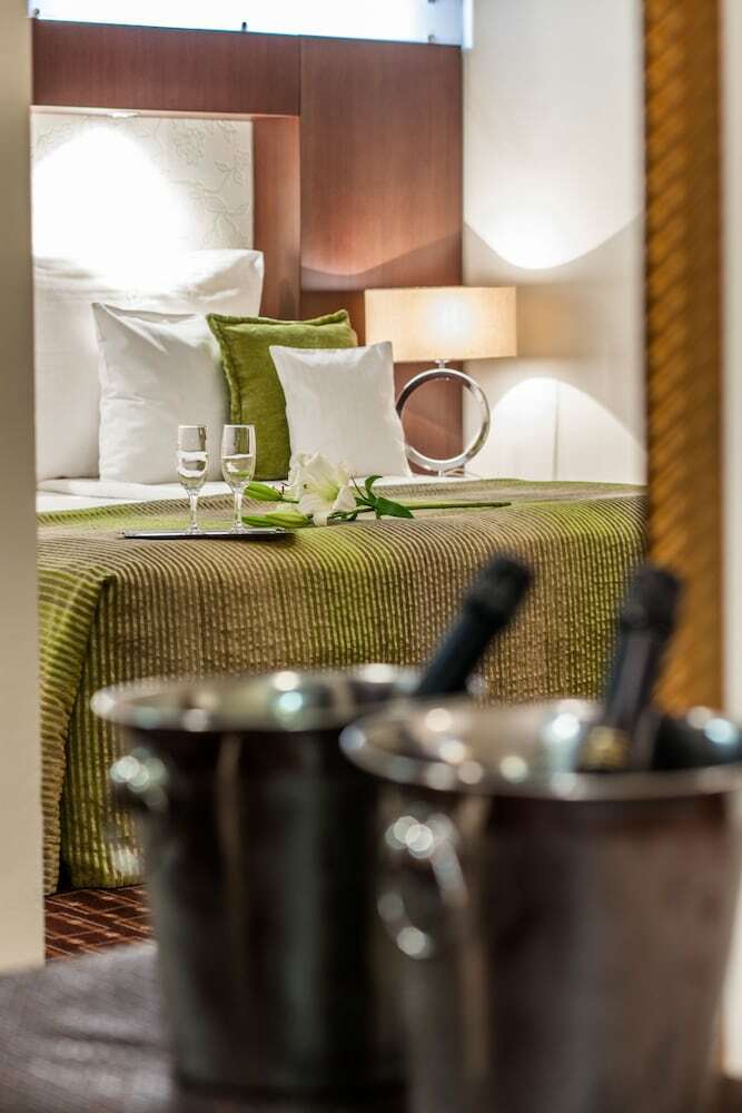 Hotel Cubix