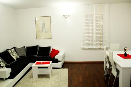 Split Promenade Apartments