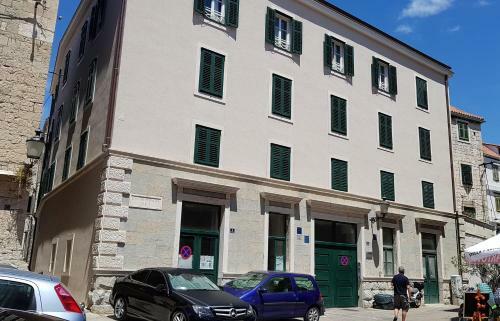 Split Promenade Apartments