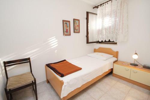 Apartments With A Parking Space Supetar (brac) - 5385