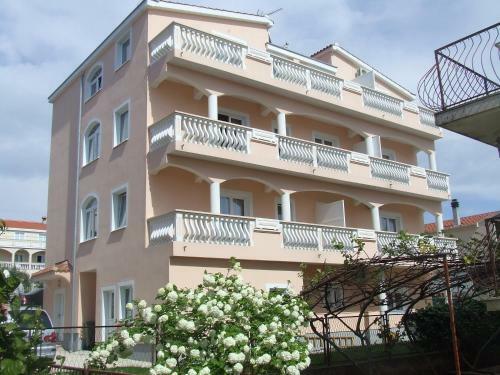 Hostal Rooms And Apartments Ana