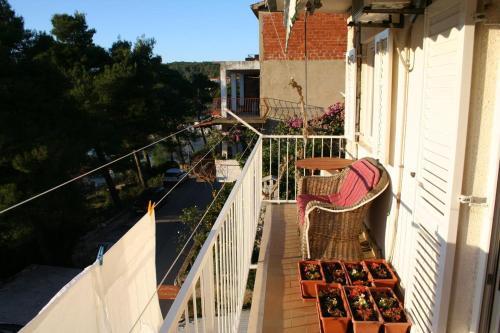 Apartments With A Parking Space Jelsa (hvar) - 4019