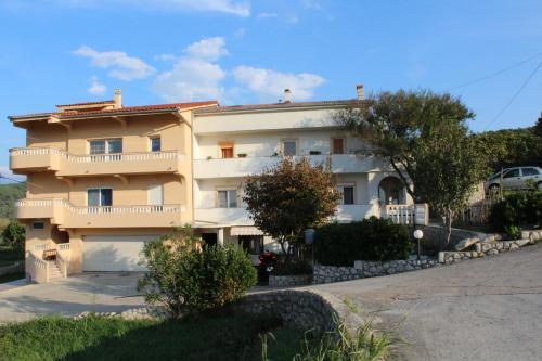 Apartments Josip 2830