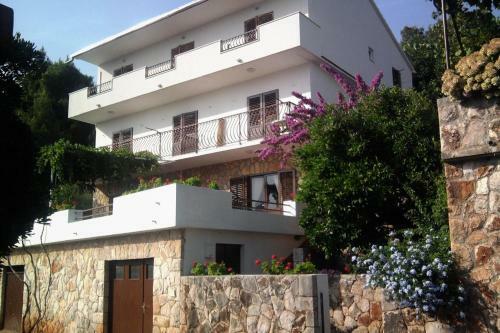 Apartments And Rooms With Parking Space Jelsa (hvar) - 4640