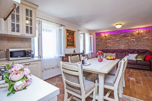 Villa Stone House San Pelegrin
