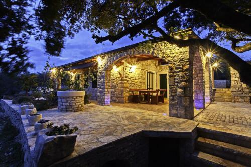 Villa Stone House San Pelegrin