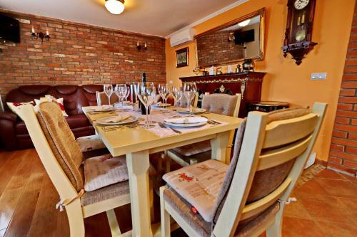 Villa Stone House San Pelegrin