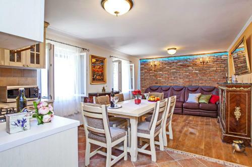 Villa Stone House San Pelegrin