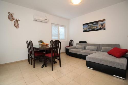Apartments Ferjan?i?
