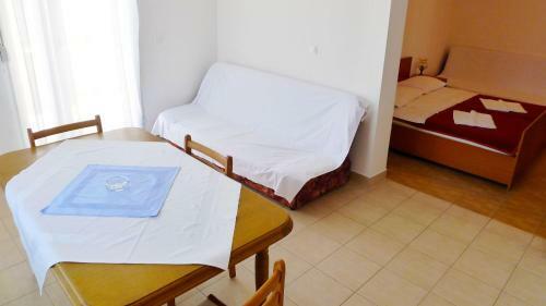 Apartments Maestral