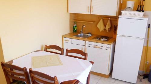 Apartments Maestral