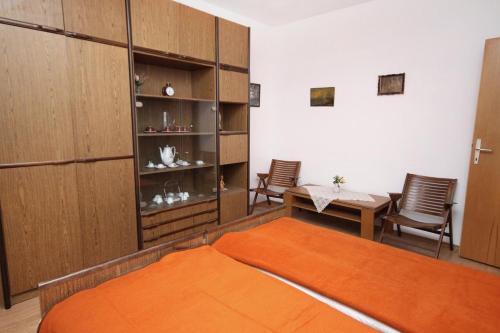 Apartments With A Parking Space Supetar (brac) - 6026