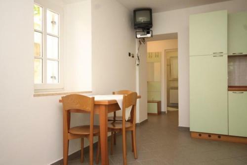 Apartment Nerezine 2518c