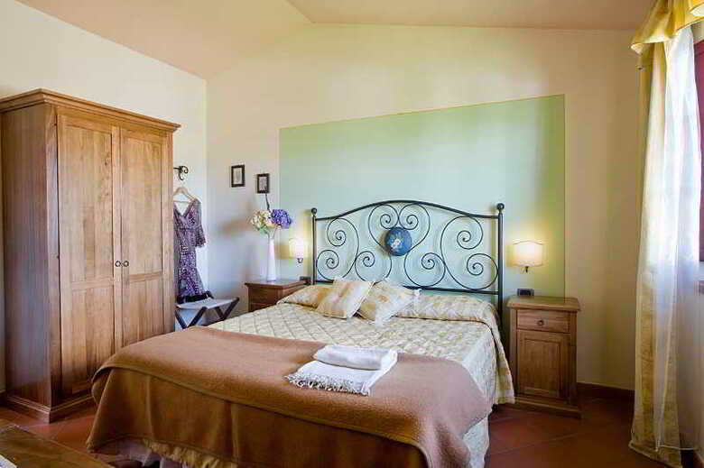 Hotel Casolare Le Terre Rosse