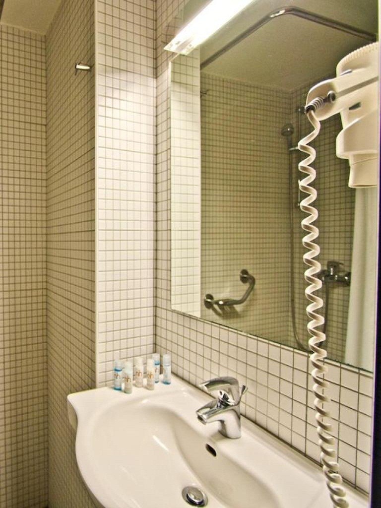 Atlantis City Hotel