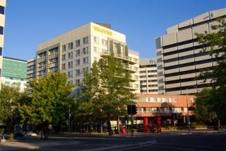 Waldorf Apartment Hotel Canbe