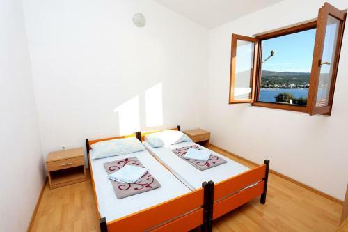 Apartments By The Sea Rogoznica - 10338
