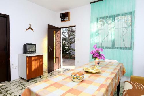 Apartments By The Sea Rogoznica - 10338