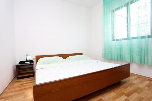 Apartments By The Sea Rogoznica - 10338