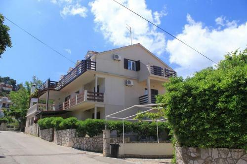 Apartments By The Sea Jelsa (hvar) - 8783
