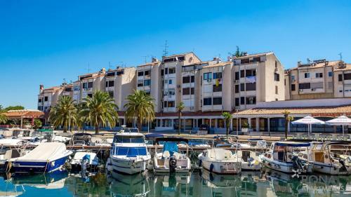 Rona Apartment Zrinka