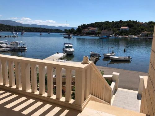 Apartment Lumbarda 9325b