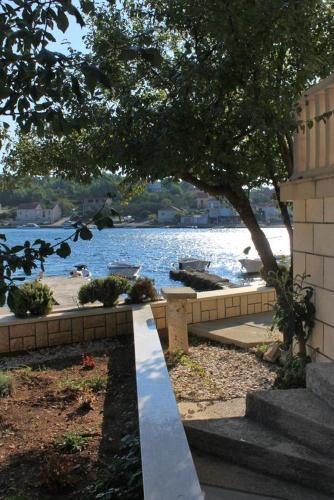Apartment Lumbarda 9325b
