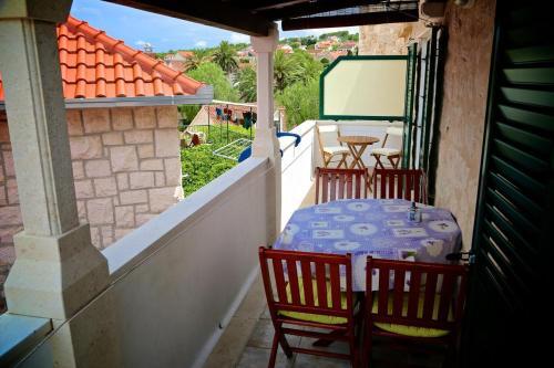 Apartments By The Sea Sutivan (brac) - 11010
