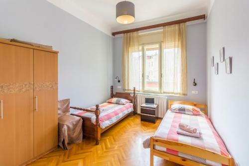 Spacious & Smart Center Apartment