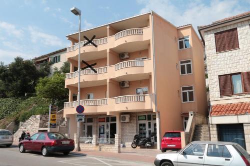 Apartments Petrovi?
