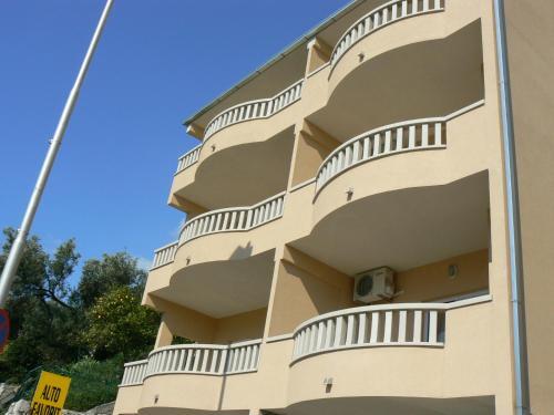 Apartments Petrovi?