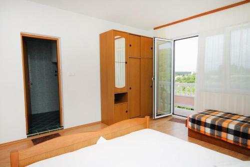 Apartments With A Parking Space Kampor (rab) - 5029