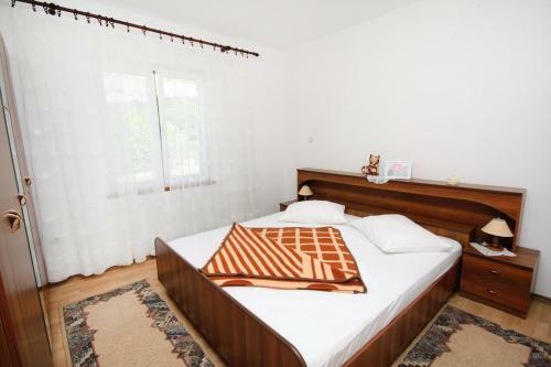 Apartments With A Parking Space Kampor (rab) - 5029