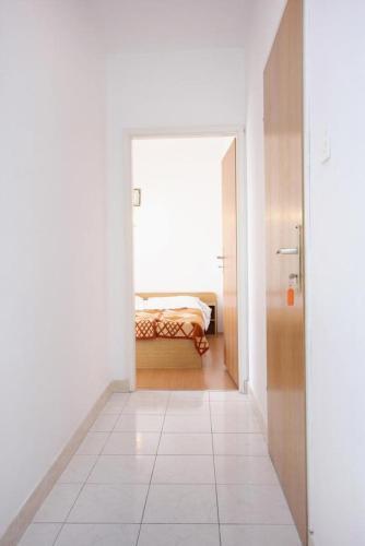 Apartment Novalja 9284b