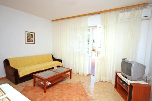 Seaside Apartments With A Swimming Pool Banjol (rab) - 5007