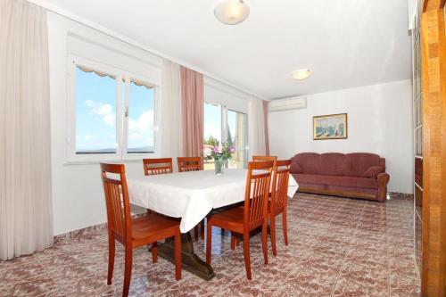 Apartments With A Parking Space Baska Voda (makarska) - 4759