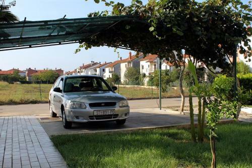Apartments With A Parking Space Umag - 7109