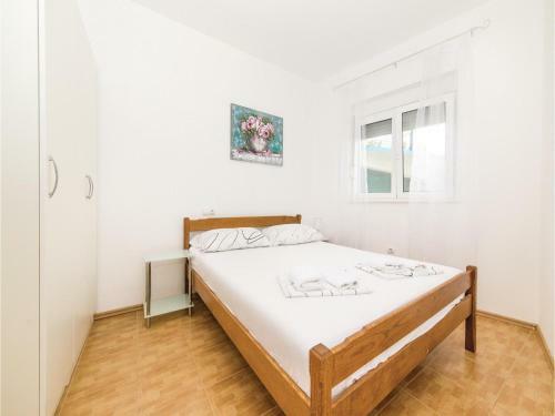 Apartment Marina With Sea View 10