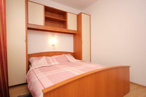 Apartment Pasman 8217b