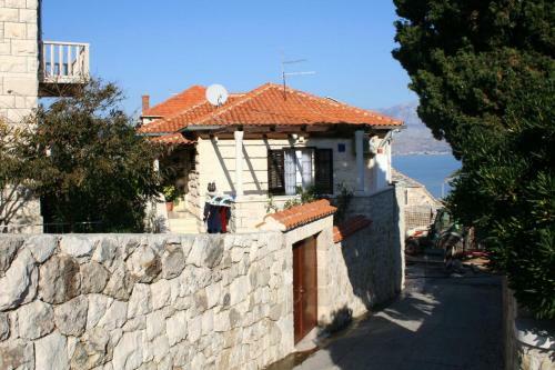 Apartments By The Sea Postira (brac) - 2950