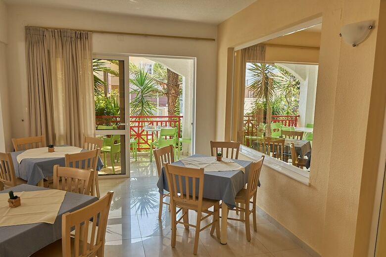 Aparthotel Apartments Apollon