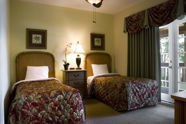 Hotel Polynesian Isles Resort