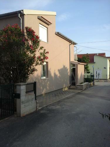 Apartments Anita Frane