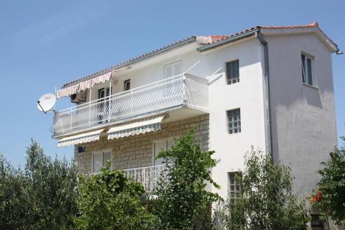 Apartments With A Parking Space Rogoznica - 4865