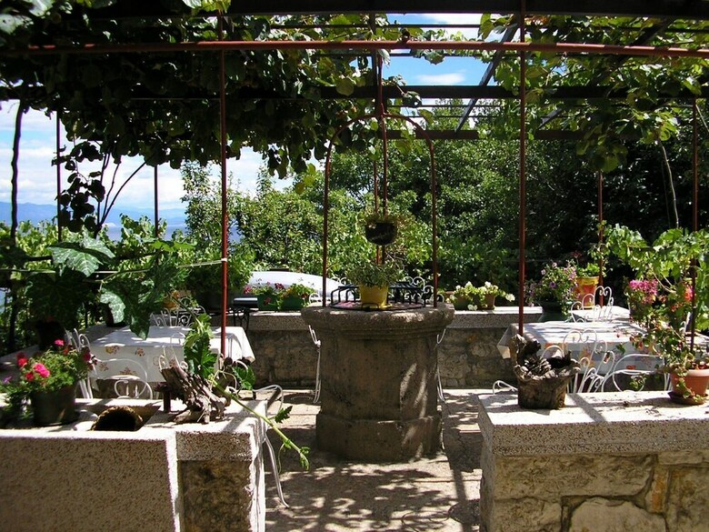 Apartments Zlatko