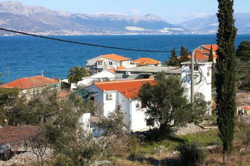 Apartment Arbanija 4320b