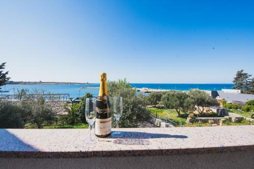 Apartments By The Sea Semy
