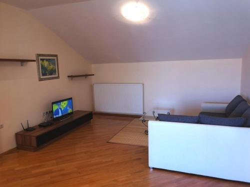 Apartments With A Swimming Pool Banjol (rab) - 11382