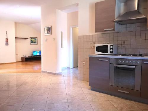 Apartments With A Swimming Pool Banjol (rab) - 11382